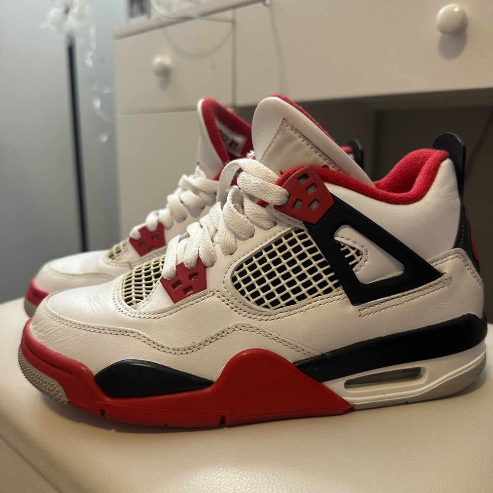 Air Jordan Retro 4 Fire Red (4Y)